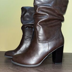 Stunning Ruched Brown Leather Boots